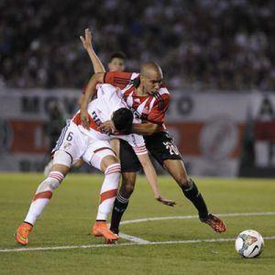 Estudiantes enfrenta a River en La Feliz