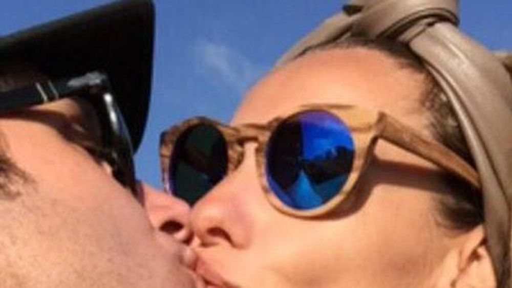Rom�ntico mensaje de Vicu�a a Pampita