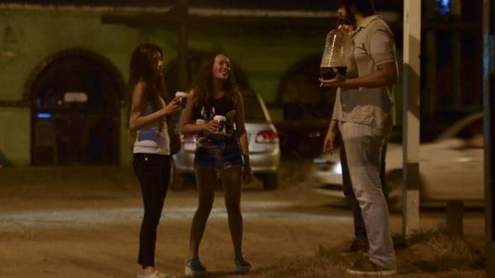 Por los controles, las previas se alargan y se llega tarde a bailar