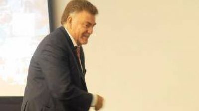 Tildan de hip�crita a Amaya por pedir una Ley de �tica P�blica