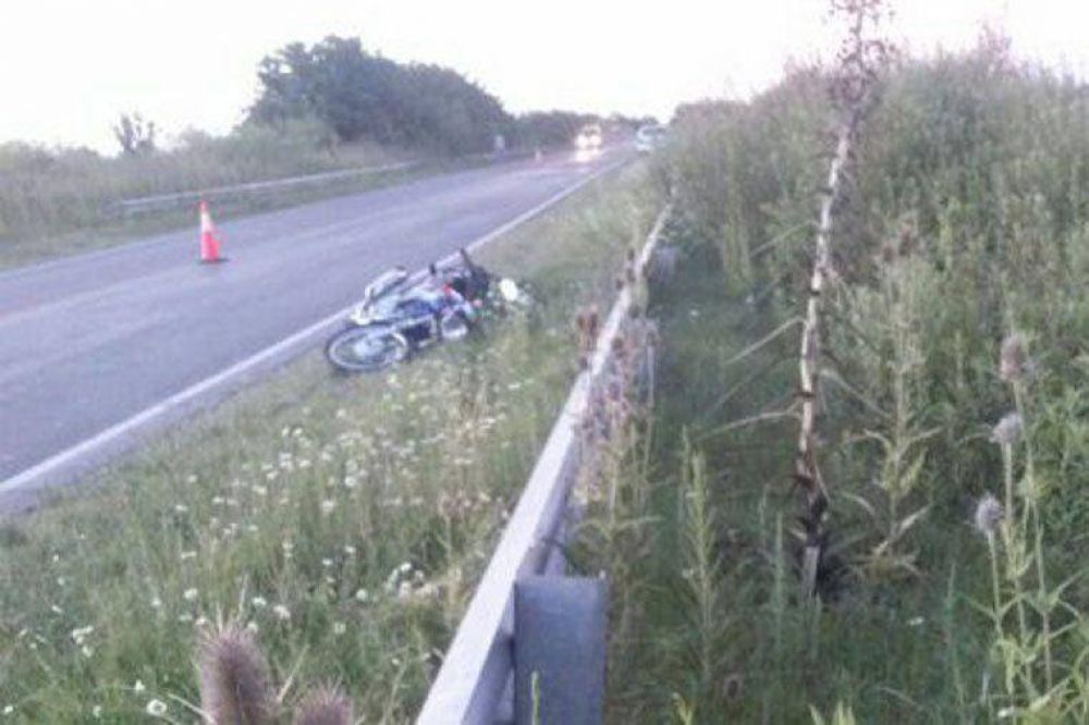 Falleci� el conductor que se cay� de la moto en la ruta 20
