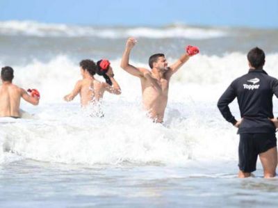Despu�s de las exigencias f�sicas, Newell's pas� un d�a entre las olas y el viento