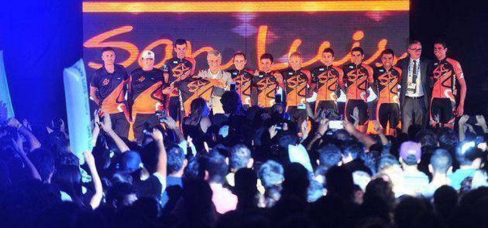 Los protagonistas se mostraron ante el p�blico
