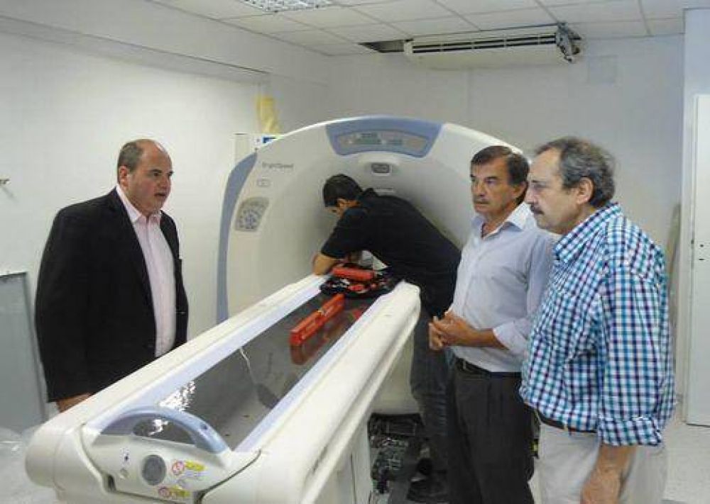 Bazze y Alfons�n visitaron Vicente L�pez con un mensaje de unidad
