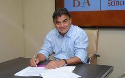 Quilmes: Guti�rrez firm� importante acuerdo con la Provincia