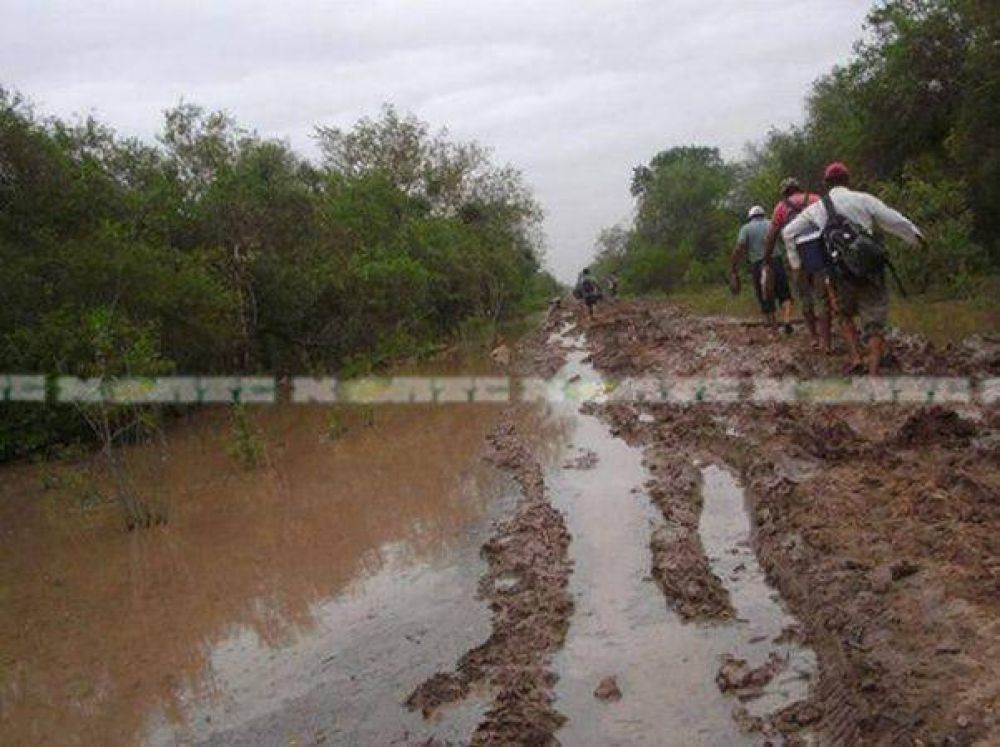 Por las grandes lluvias los caminos est�n intransitables en El Impenetrable