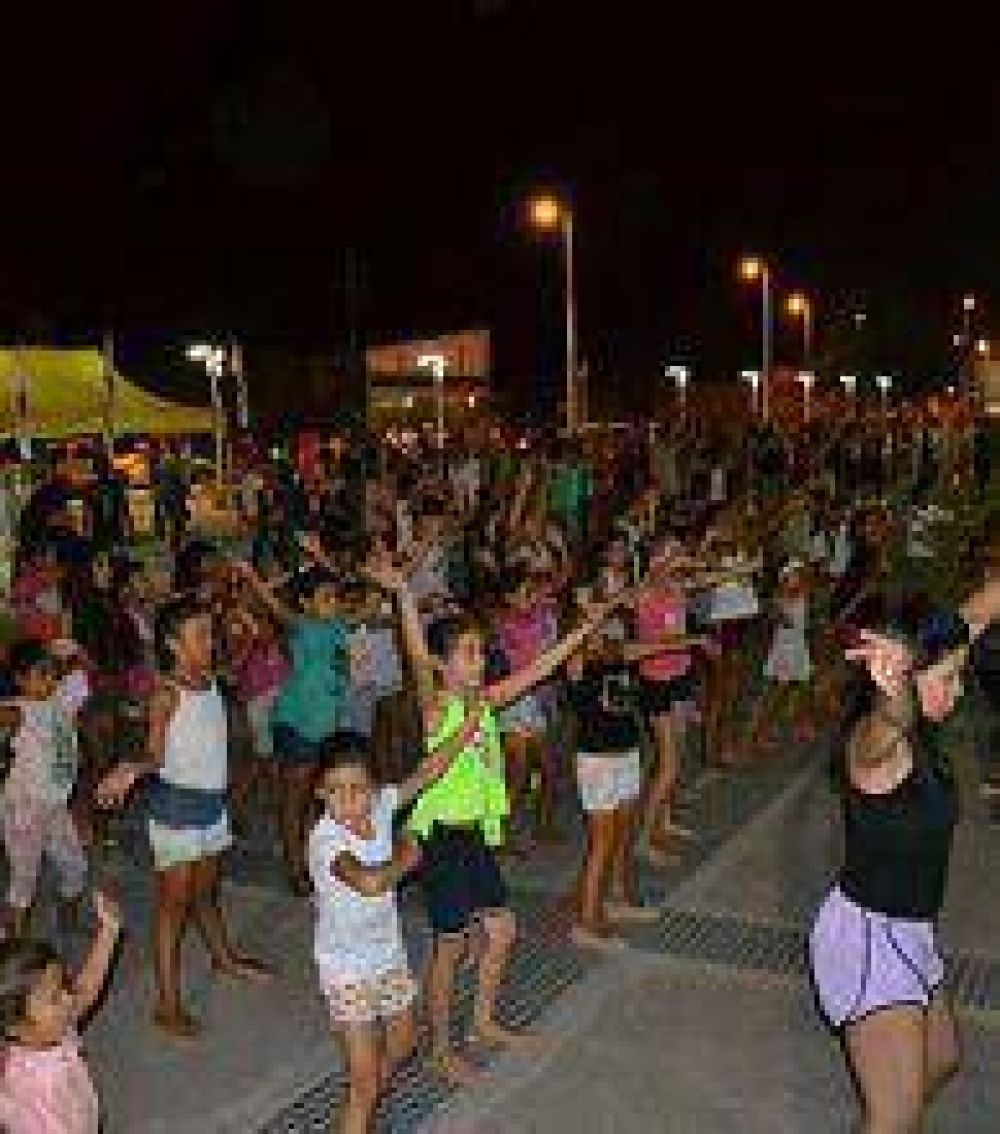 Comenzaron preparativos para la edici�n 2015 de los corsos barriales y populares
