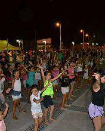 Comenzaron preparativos para la edici�n 2015 de los corsos barriales y populares