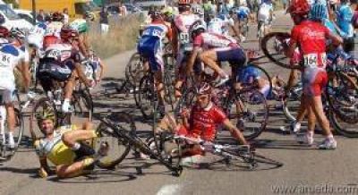 Vuelta de San Ju�n: Aldo Exposito sufri� una ca�da y debio ser hospitalizado