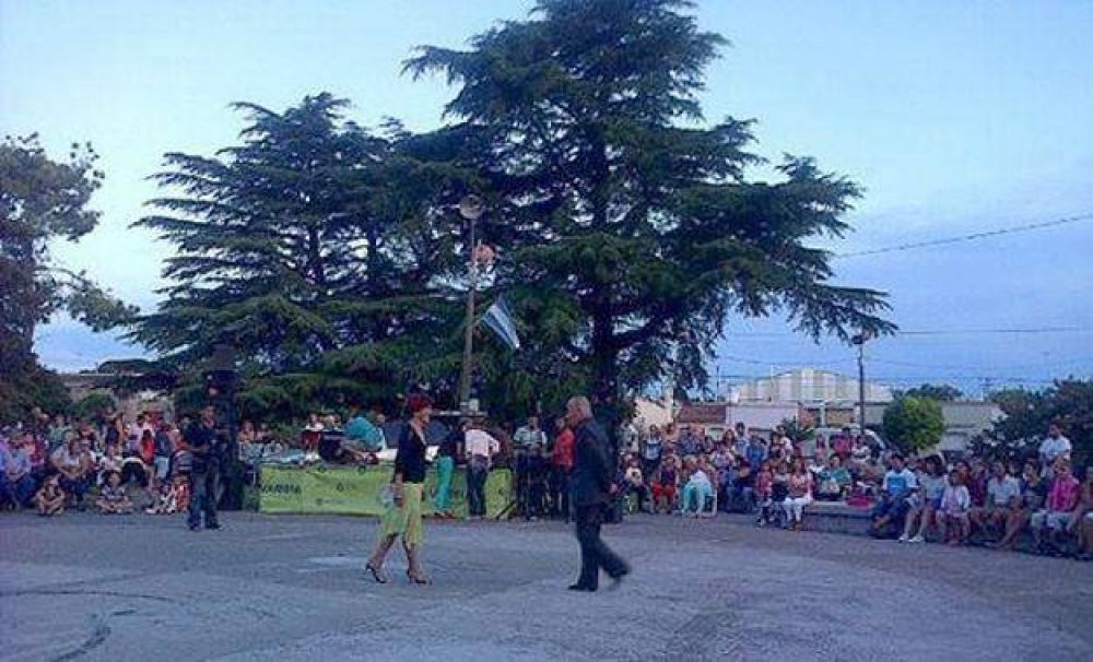 Hinojo celebr� sus 128 a�os de vida