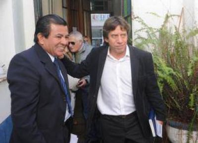 �Cano no quiere gobernar, sino ser senador eterno�