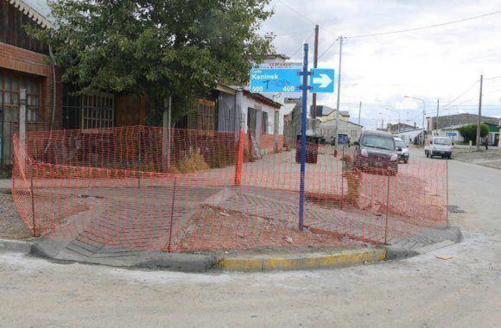 LAS VEREDAS EN EL CABO PE�AS YA LLEVAN UN 50 POR CIENTO DE AVANCE