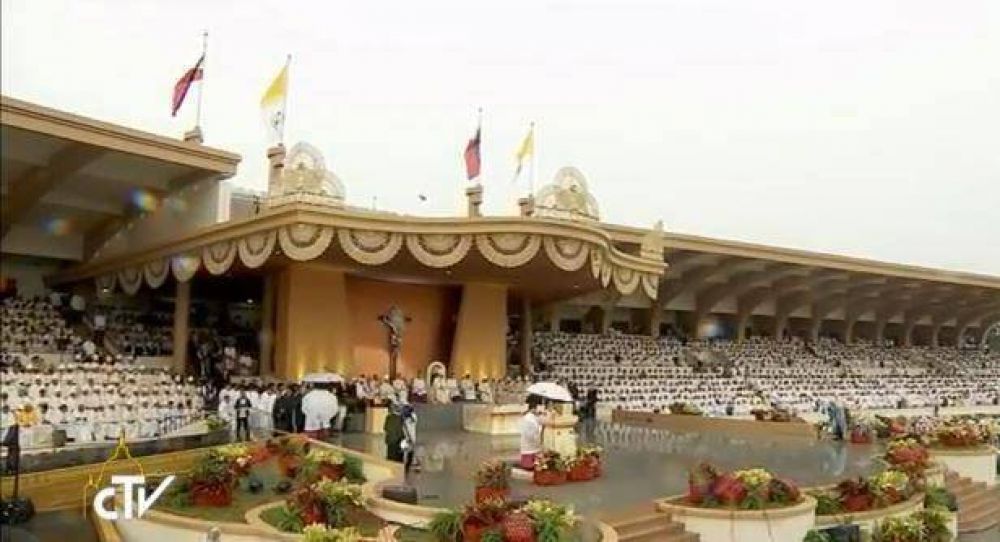 El Nio Jess, el gran protector de Filipinas, dijo el Papa en la misa de clausura