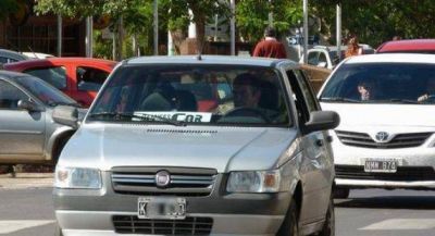 Remises: la demanda supera a la oferta a la salida del Chamam�