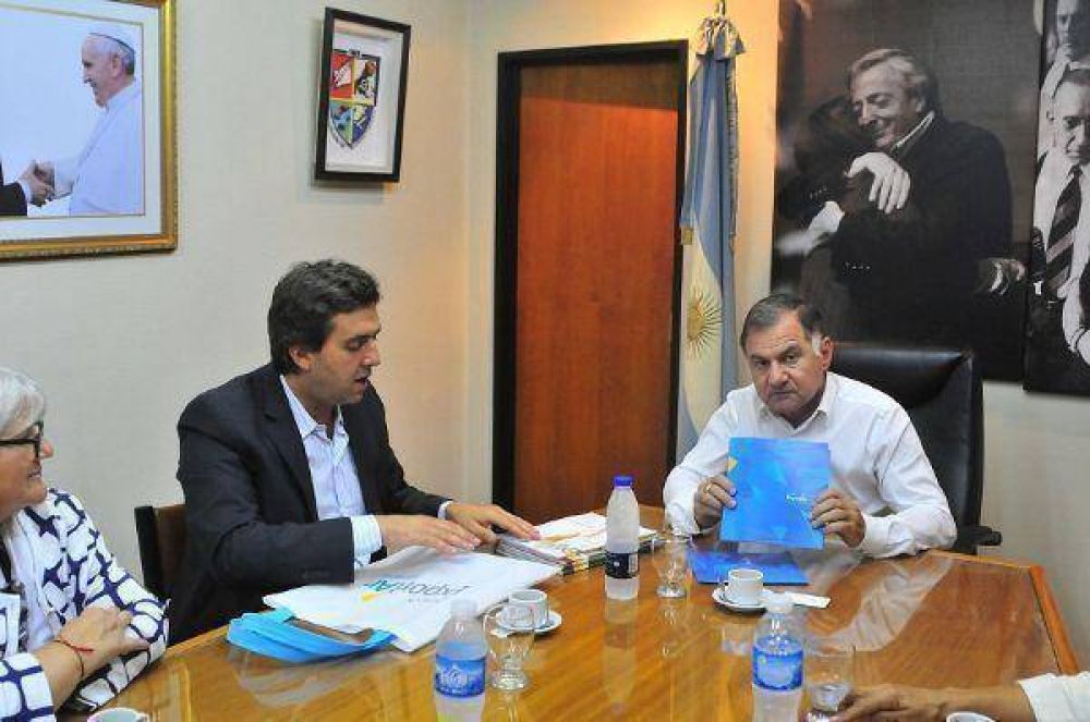 Pereyra se reuni� con representantes de la Fundaci�n Exportar