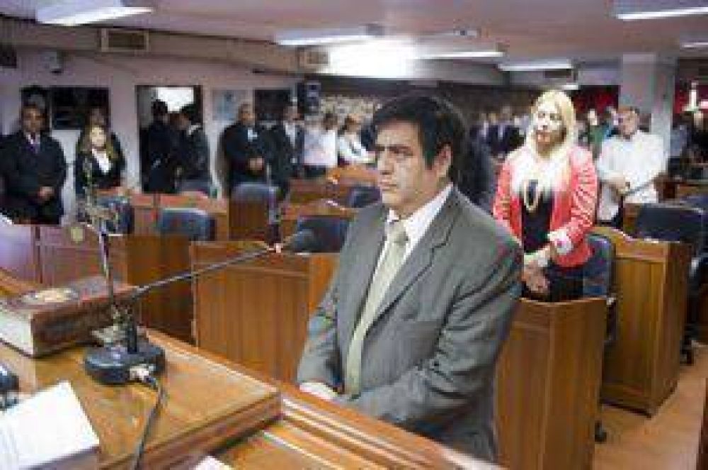 Rivera no recibi� a�n a los ex contratados