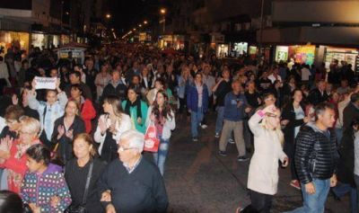 Una espont�nea y aut�ntica movilizaci�n popular por avenida y calles c�ntricas