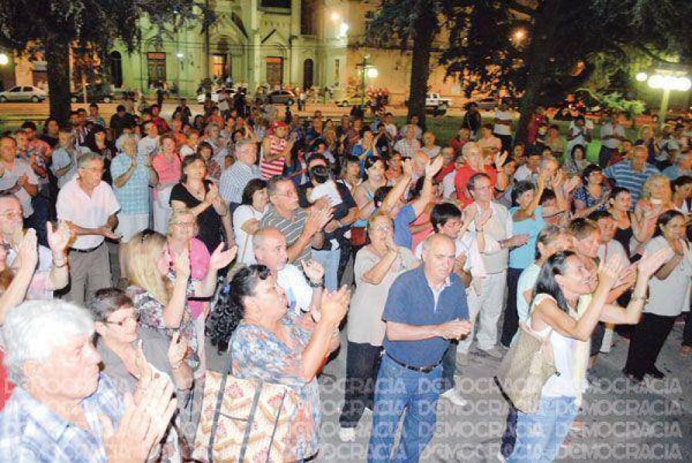 Unos 200 vecinos respaldaron a Garbe como director del Hospital de Jun�n