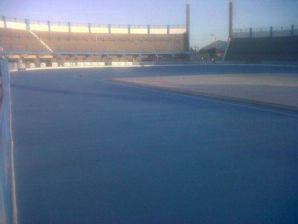 El Patin�dromo ya cuenta con pista homologada