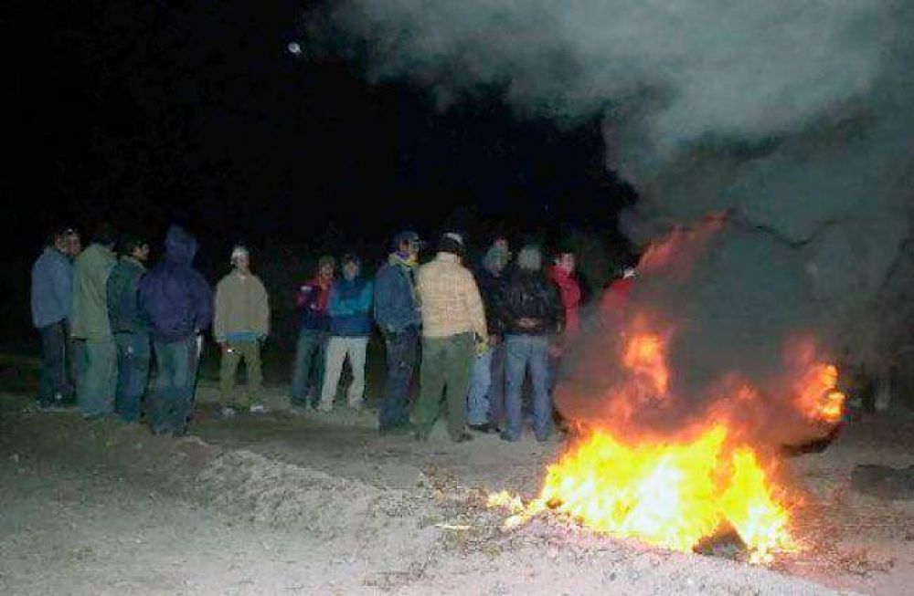 Corte en El Corcovo: tres desocupados detenidos