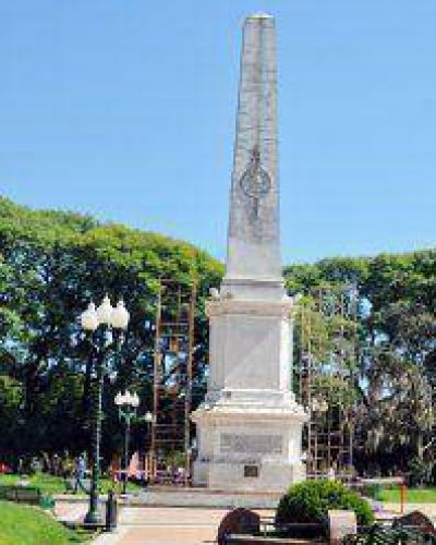 Trabajos interrumpidos en la Plaza Ram�rez 