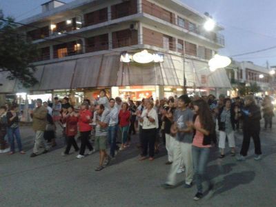 Vecinos autoconvocados marcharon: �En Chascom�s tambi�n somos Nisman� 