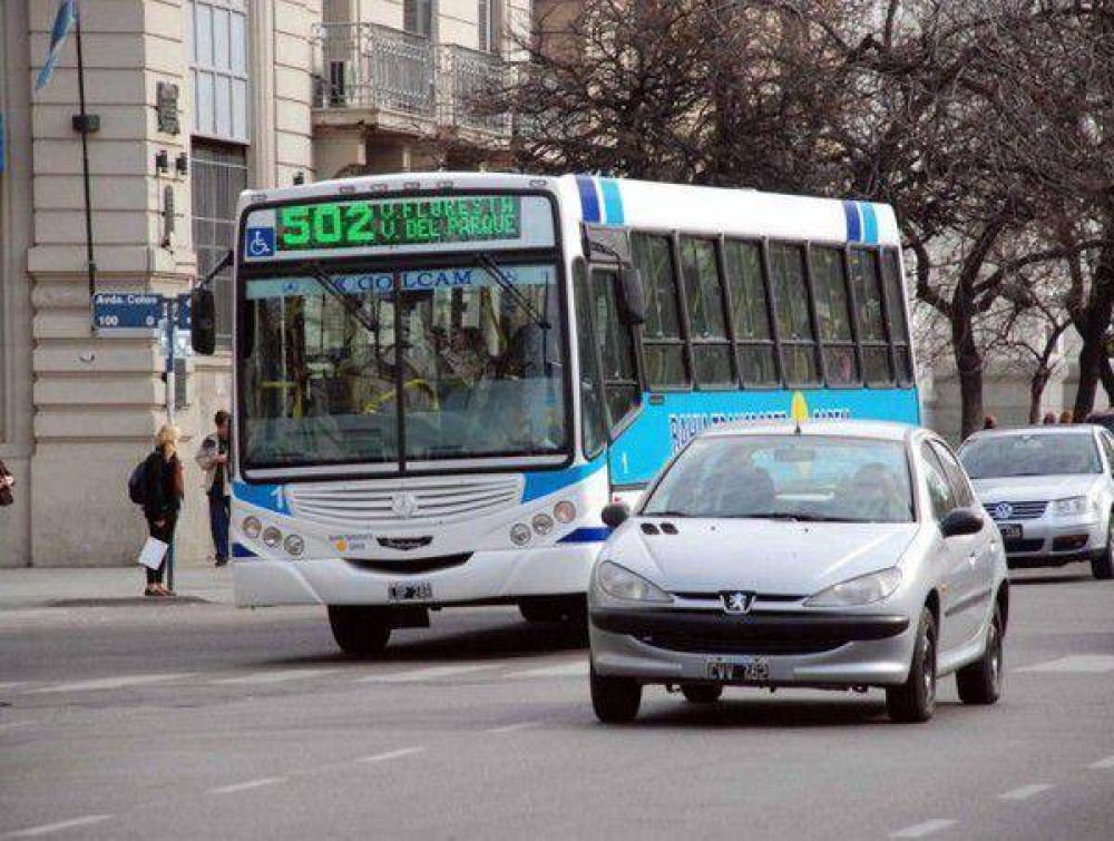 Se levant� el paro de colectivos