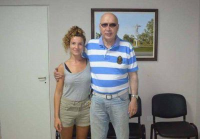 El intendente Gorosito recibi� a la joven Pamela Montarc�, autora de la bandera de Saladillo 