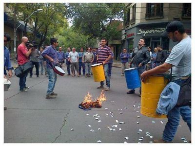 Serios trastornos en el centro por una protesta de trabajadores de IMPSA