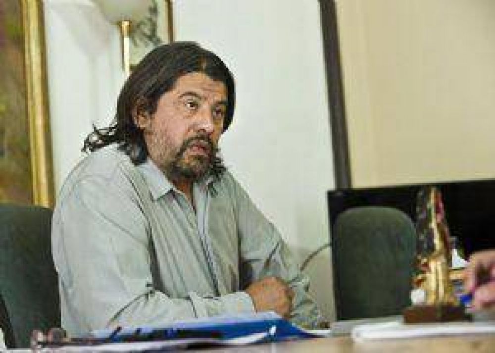 Ariza neg� la deuda con la Capital por Fondo Educativo