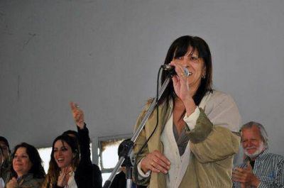 Diana Conti critic� al sciolismo por 