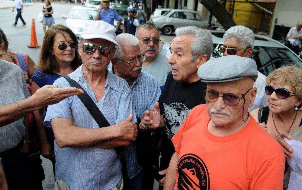 En Mendoza, los jubilados perdieron contra la inflaci�n