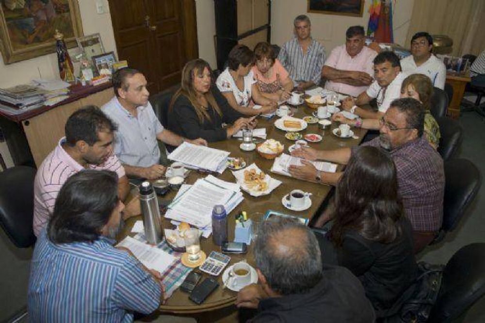 El Gobierno ofreci� un aumento del punto �ndice y en adicionales