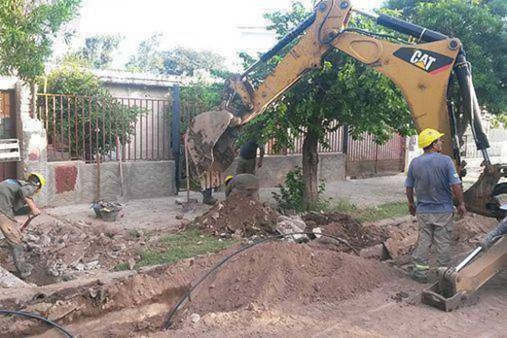 Trabajos de Aguas de Catamarca en la avenida San Mart�n