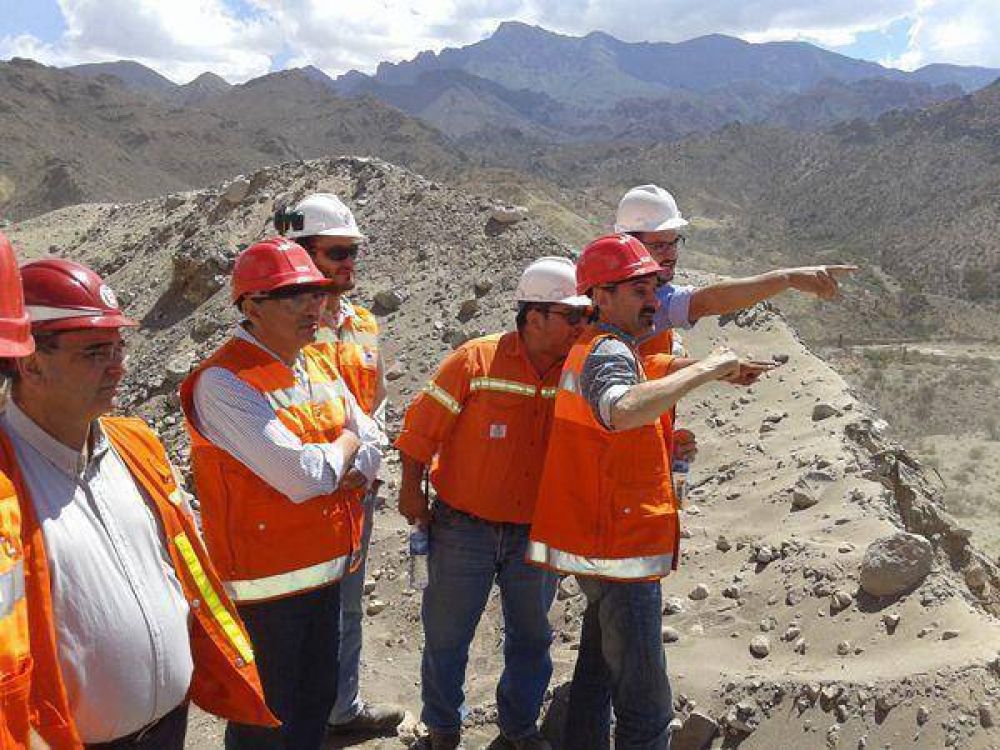 Mayoral visit� el yacimiento de Bajo El Durazno en la provincia
