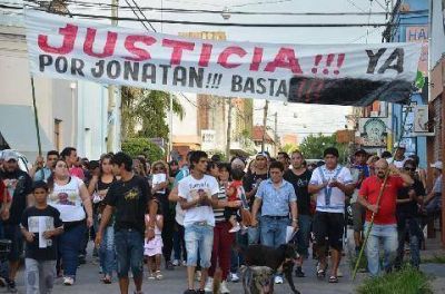 Familiares y amigos de Jonatan Ezequiel Basualdo pidieron que se esclarezca el caso