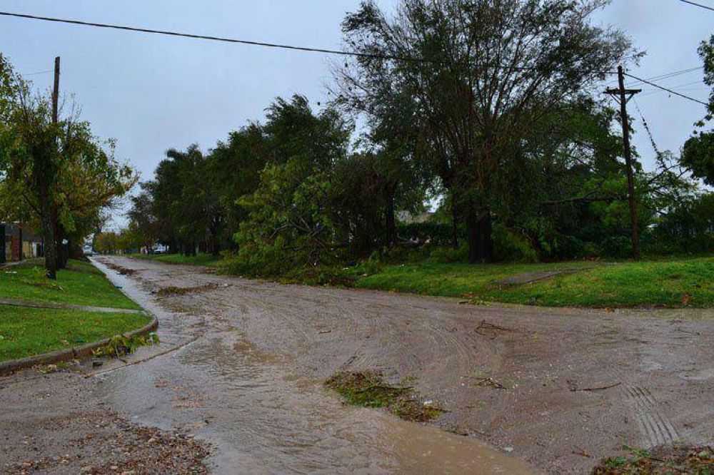 Tras el temporal, el gobierno provincial asiste a Concordia y San Benito