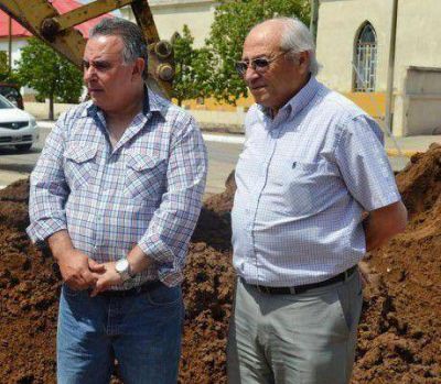 La obra de cloacas en Tres Lomas podr�a estar concluida en agosto o septiembre
