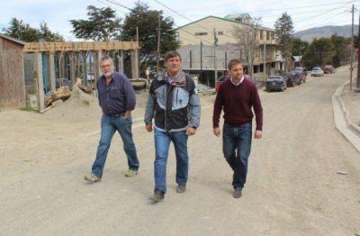 Contin�a el asfaltado en distintos barrios de Ushuaia