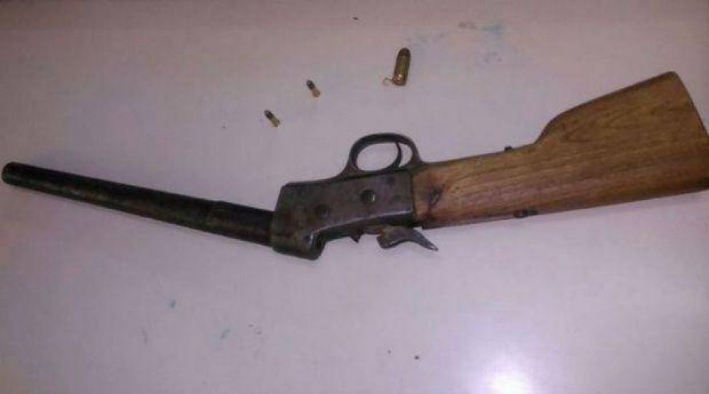 Muerte en el Parque de Mayo: incidentes con la Polic�a y un arma secuestrada en nuevos allanamientos