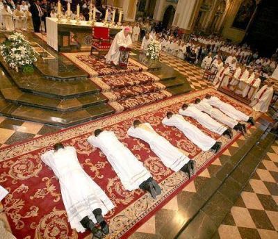 Mons. Martorell convoca a rezar por las vocacione