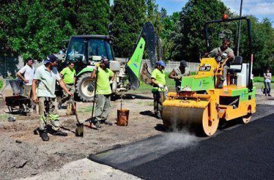 El Municipio realiza trabajos de mejora en el Camino Bancalari 