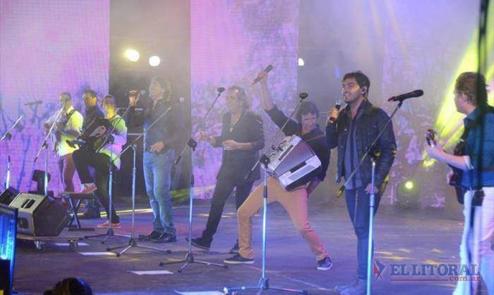 Anfiteatro lleno para la fiesta grande de Los Alonsitos con Los Nocheros