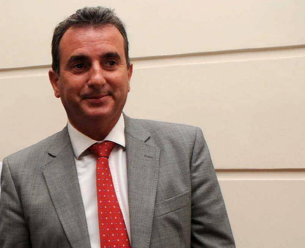 A fin de mes, P�rez cobrar� su sueldo con un 30,5% de aumento