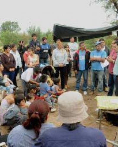 Usurparon tierras fiscales y ahora el gobierno les cede terrenos