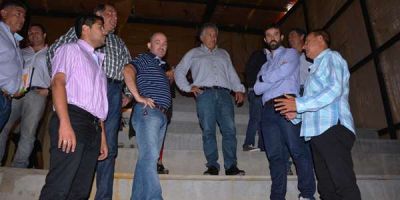 Bosetti verific� las obras del nuevo sal�n auditorio en la Casa de Todos