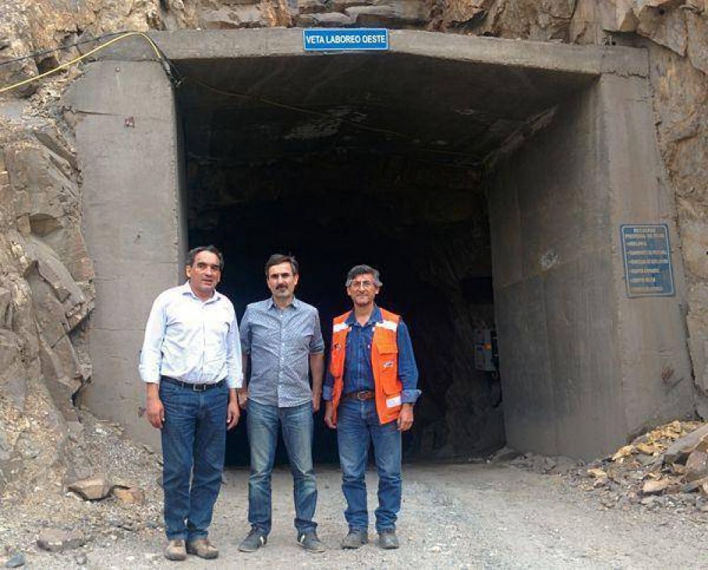 Mayoral recorri� el yacimiento minero de Farall�n Negro