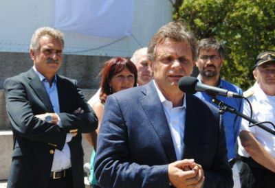 Pulti critic� �los desbarrancamientos ret�ricos con los que se intenta anular y a veces hasta sepultar la voz propia de una comunidad nacional�