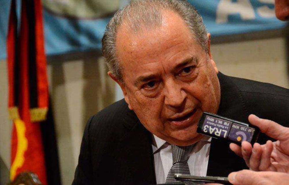 Jorge, en un encuentro nacional para evitar que haya despidos en la industria petrolera