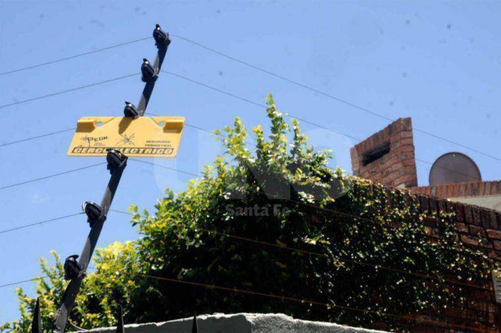 Los vecinos de la ciudad de Santa Fe instalan cercos el�ctricos para evitar robos